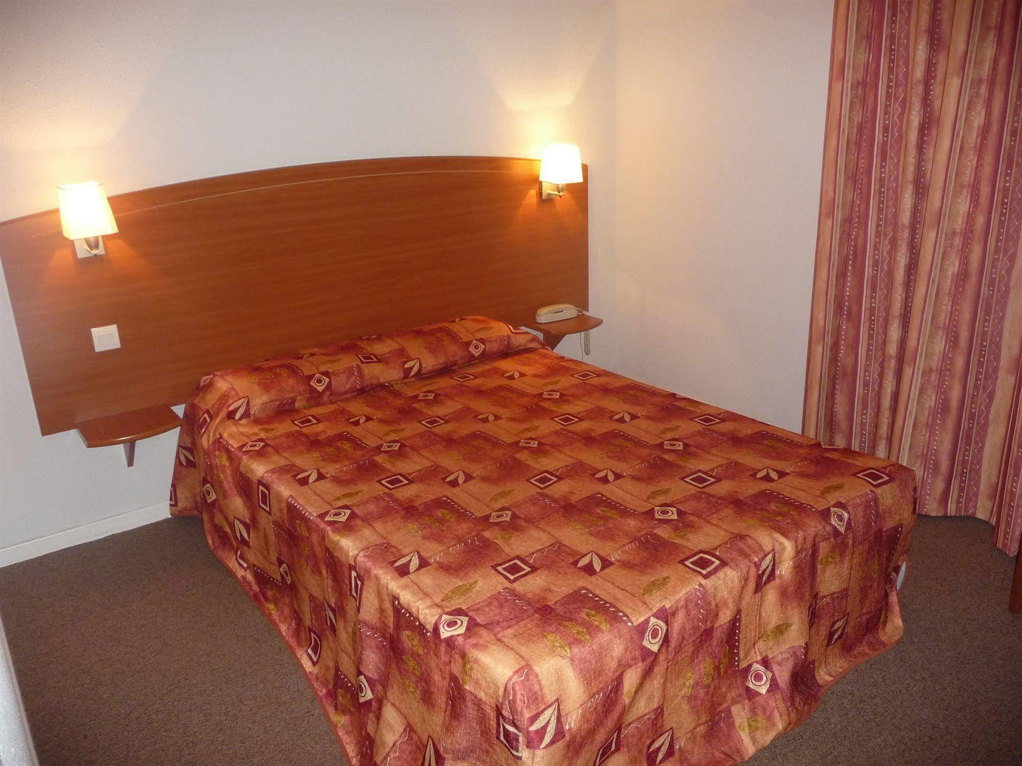 Hotel Aerel Toulouse Blagnac Aéroport Esterno foto