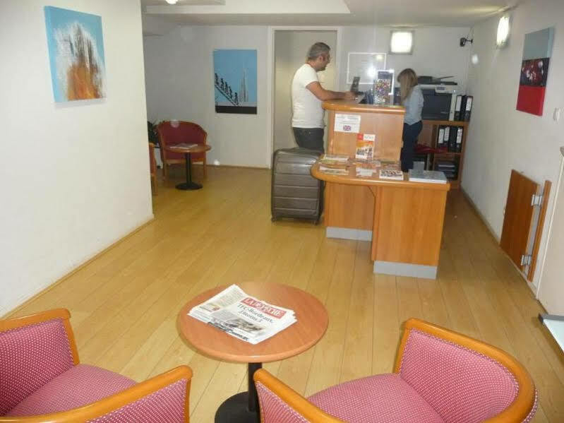 Hotel Aerel Toulouse Blagnac Aéroport Esterno foto